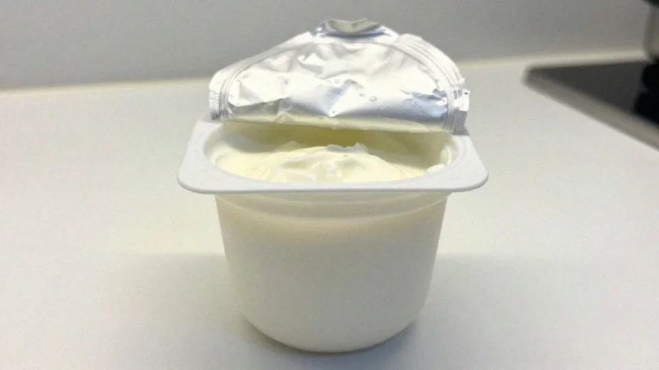 Jak rozpoznać zepsuty jogurt?