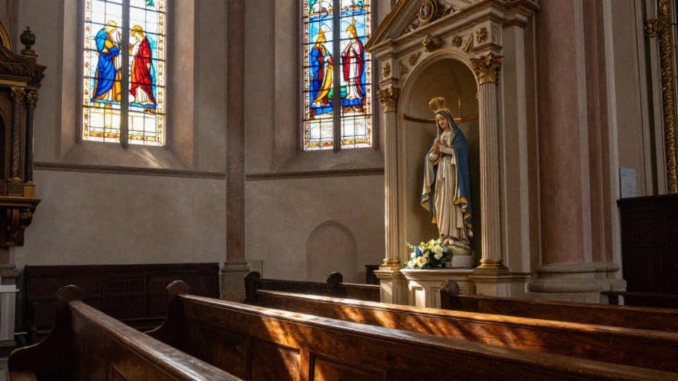 Jak katolicy i protestanci tłumaczą potomstwo Maryi?